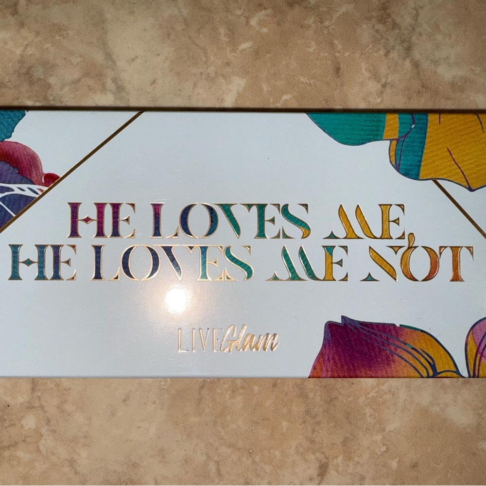 Liveglam “He Loves Me, He Loves Me Not” Eyeshadow Palette
